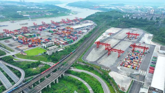可商用】陆海新通道重庆果园港　集装箱码头