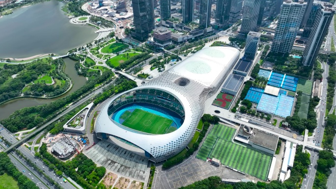 4K航拍春茧体育馆