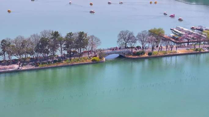 南京市玄武区玄武湖公园玄武门航拍明城墙景