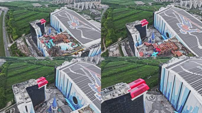 航拍上海临港冰雪大世界