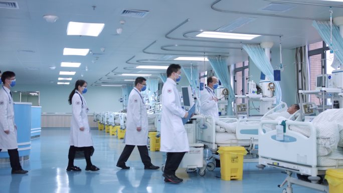 护士打理病房医生查房巡房慰问病患