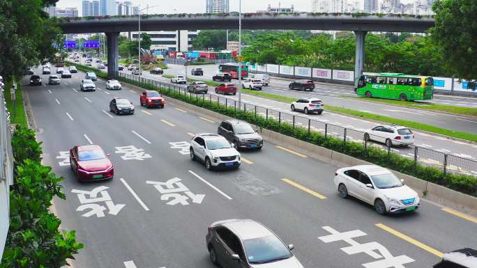 深圳梅梅观路梅林检查站道路交通车流