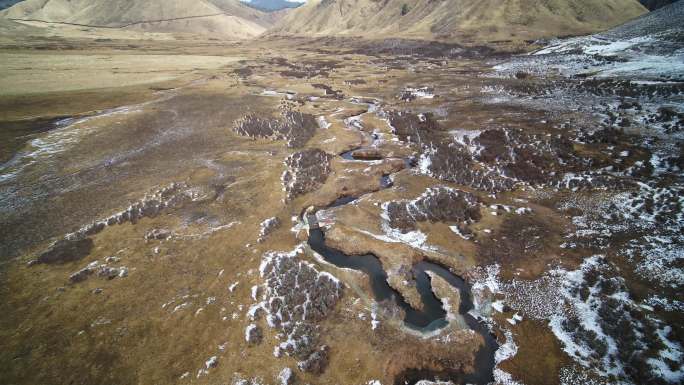 大雪融化冰河解冻