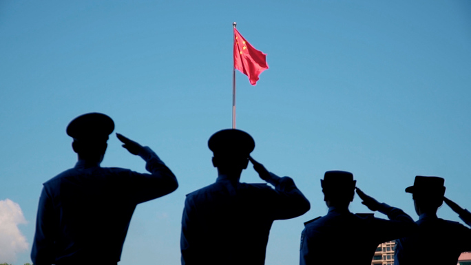 警察面向国旗敬礼公安民警形象警徽
