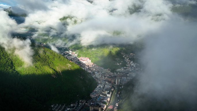 四川甘孜州康定城市航拍4K御三3