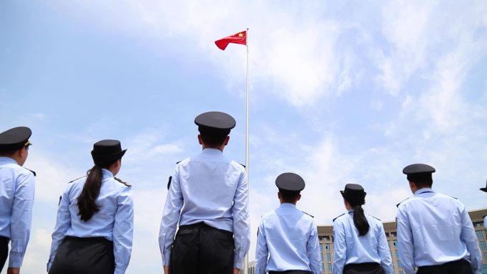 市场监管 站在国旗下行注目礼
