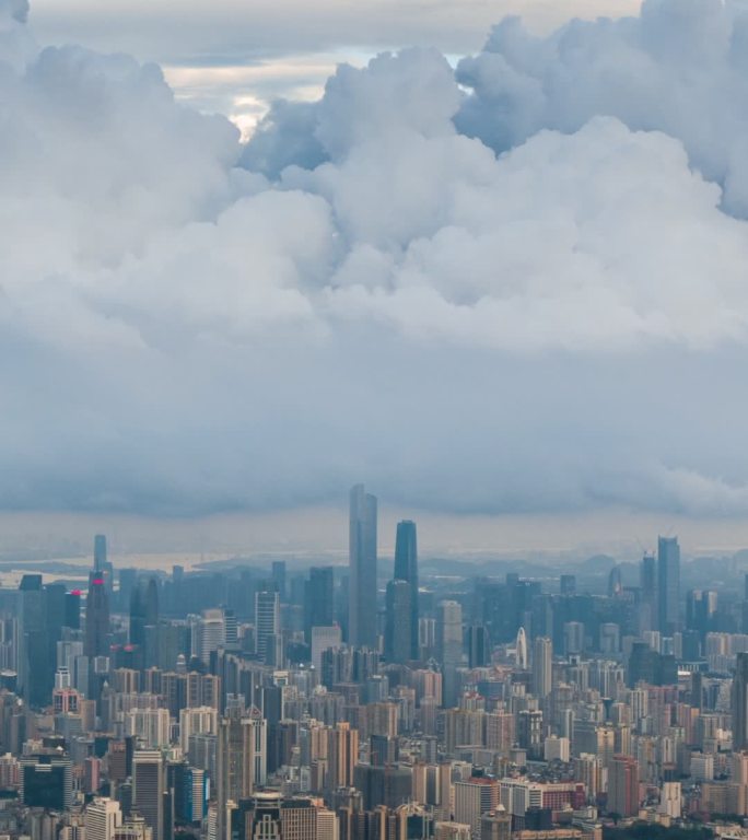 广州地标建筑夏日浓积云航拍延时