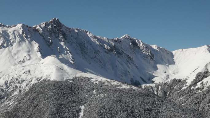 云南香格里拉德钦卡瓦格博雪山航拍