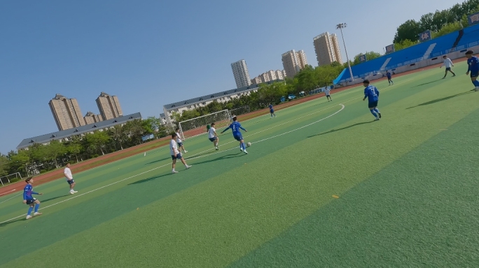 足球体育青春活力大学生校园