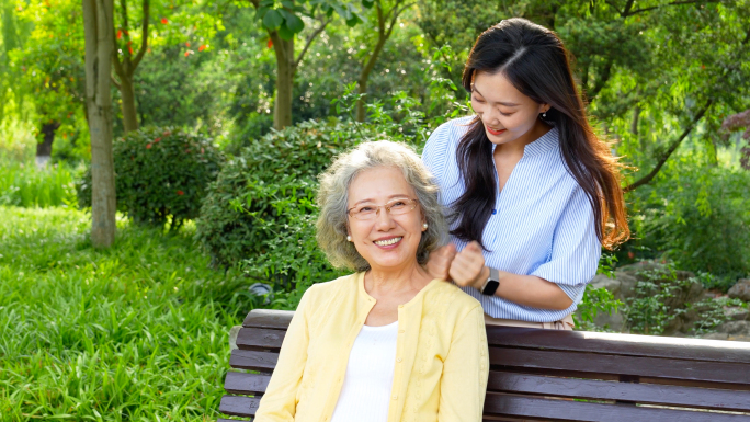 幸福母女生活公园散步