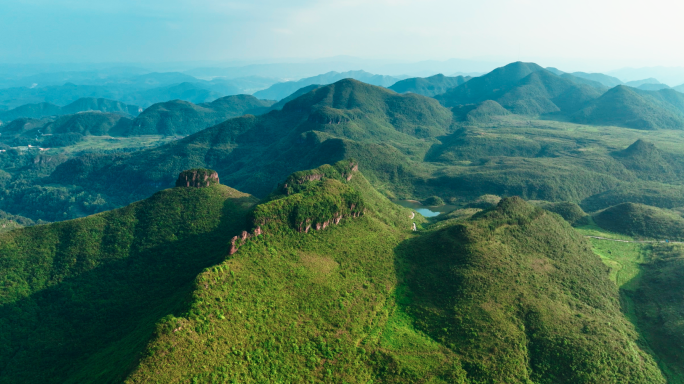 山峦叠嶂群山山脉山峰喀斯特地貌