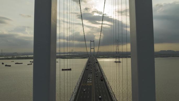 广东广州与东莞交界的南沙大桥日落航拍景观