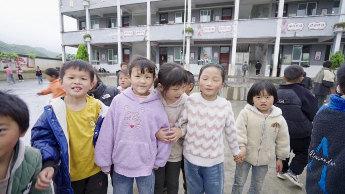 公益希望小学孩子笑脸