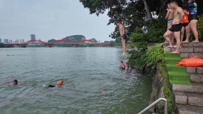 跳水游泳防溺老年人运动全民健身
