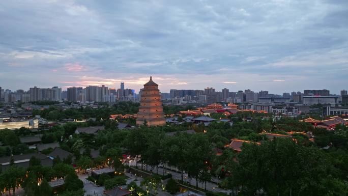 航拍西安大雁塔 大唐不夜城日落夜景