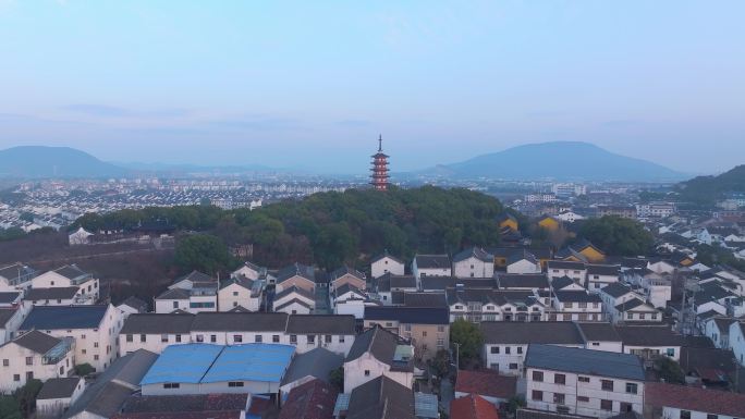 冬天傍晚苏州木渎光福下崦湖与铜观音寺风景