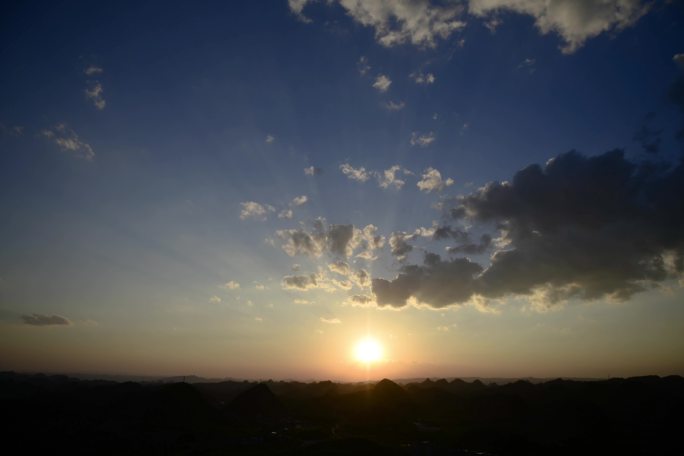 山村日落夕阳云彩延时
