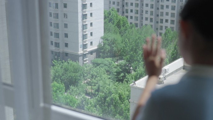 留守儿童孤独自闭症