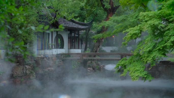 拙政园下雨