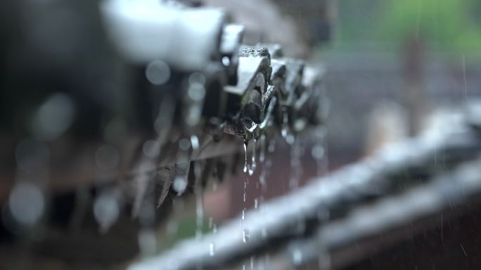 雨季屋檐雨滴