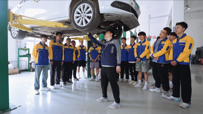 职业教育 车辆工程 汽车维修 实习实训