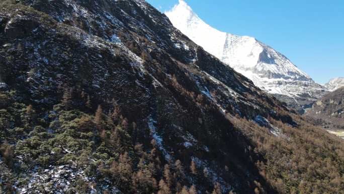 雪山 稻城亚丁央迈勇雪山 雪山航拍 川西