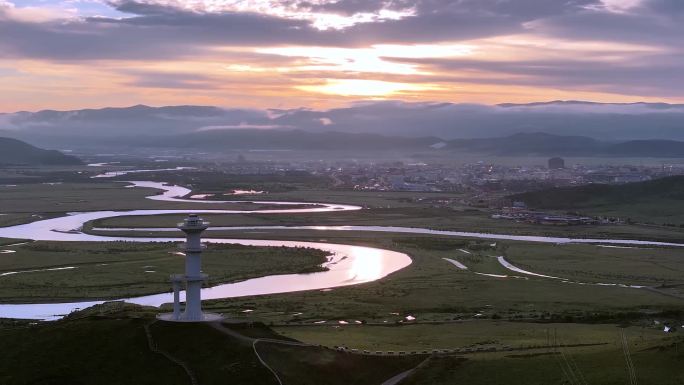 四川阿坝州红原县草原月亮湾瞭望塔航拍视频