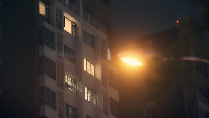 万家灯火夜景城市小区路灯月光大全景多景别