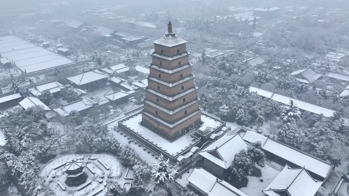 大雁塔广场大唐不夜城雪景4K航拍