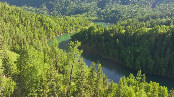 航拍新疆阿勒泰风光