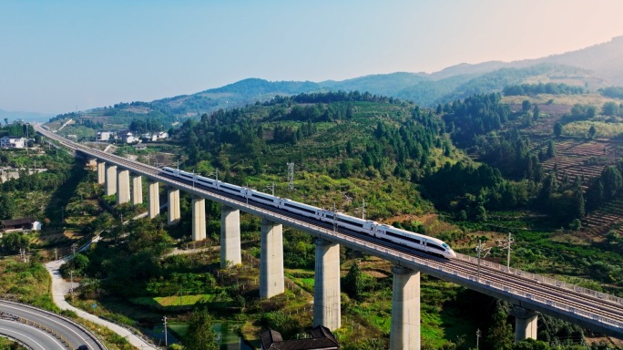 高铁动车中国铁路一带一路