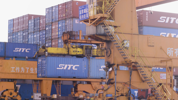 集装箱码头操作员工作
