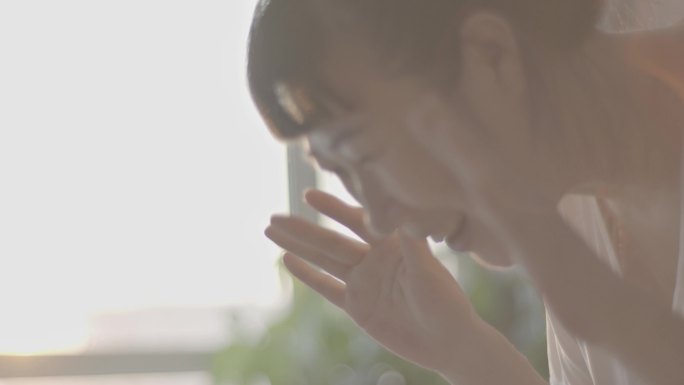 新生儿成长婴儿妈妈孩子互动