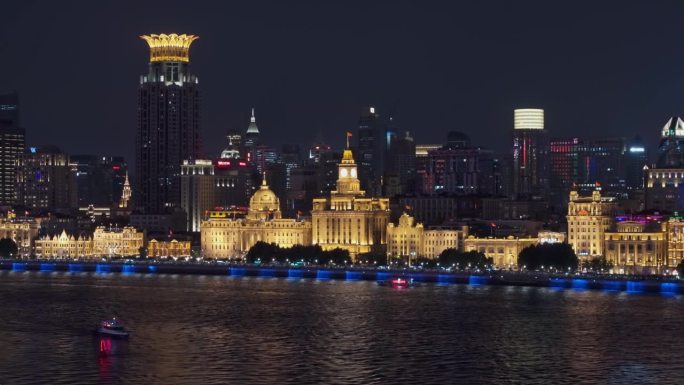 上海外滩国际建筑展美丽夜景鸟瞰图。