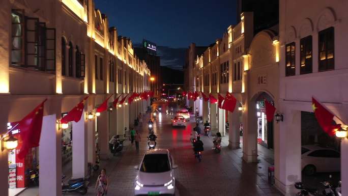 挂满红旗的街道 百色市解放街夜景