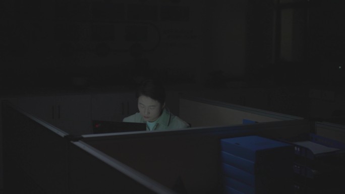 熬夜加班通宵工作疲惫工作创业