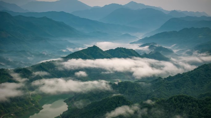 云海云雾缭绕大山大河森林云雾