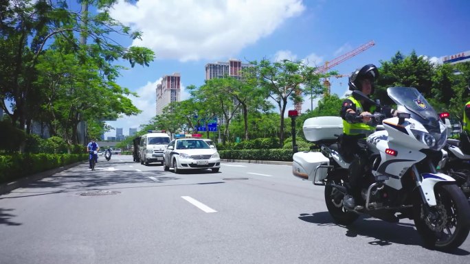 警察公安出警警徽警车警察巡逻背影