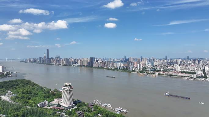 武汉长江两岸建筑群航拍
