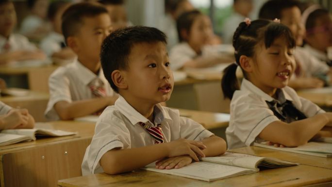 学生上课 老师上课