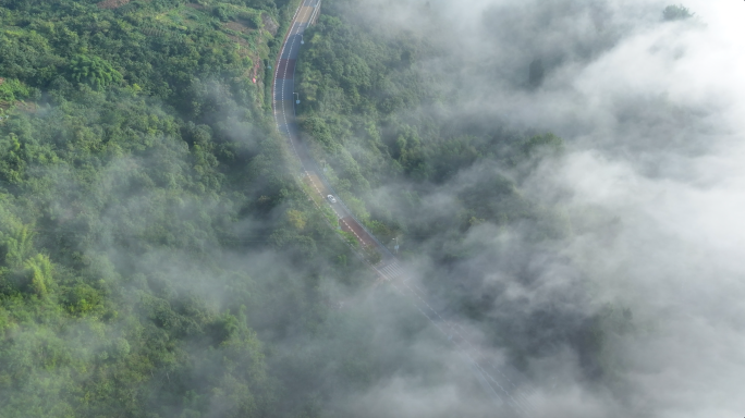 4k航拍汽车行驶