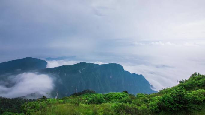 峨眉山金顶航拍延时