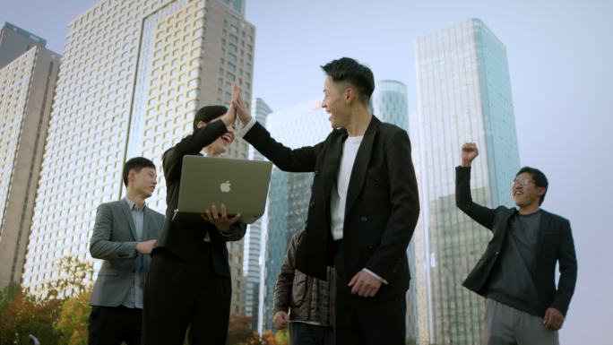 年轻团队欢呼单镜头2