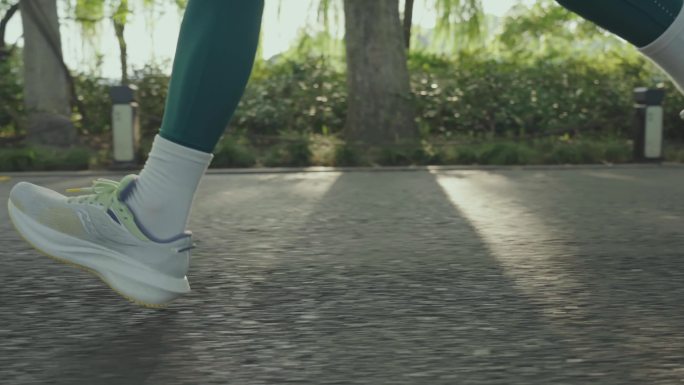 跑步特写运动跑步晨练健身