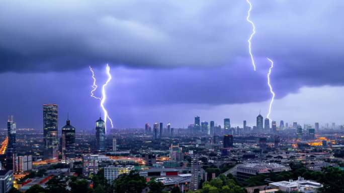 ⚡️雷雨天气城市打雷闪电