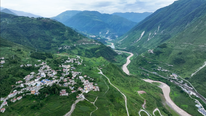 尼日河大凉山越西县梅花镇航拍