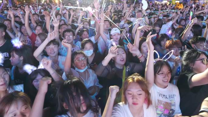 AB0141音乐节电音DJ人潮03