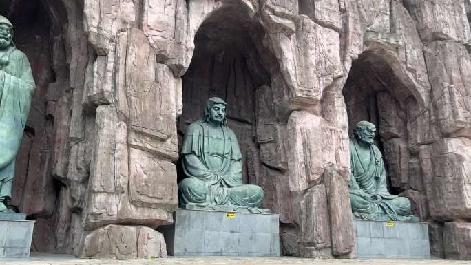 南京燕子矶达摩洞景区，幕燕滨江达摩古洞