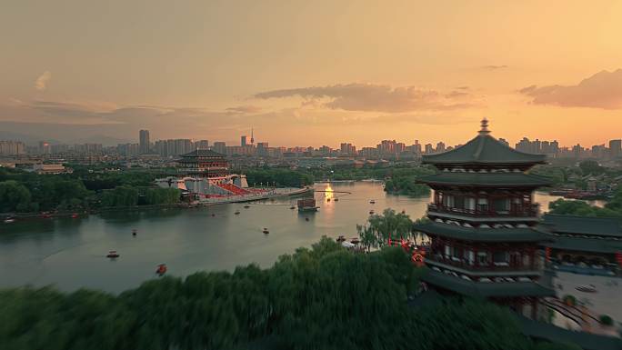 航拍西安大唐芙蓉园极致夕阳风光