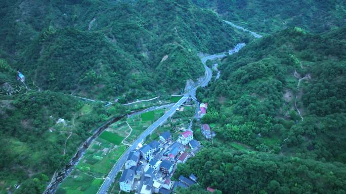 大山深处  山谷 群山怀抱